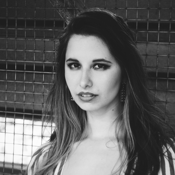 Meet your Posher, Collibrina - Picture 1 of 1